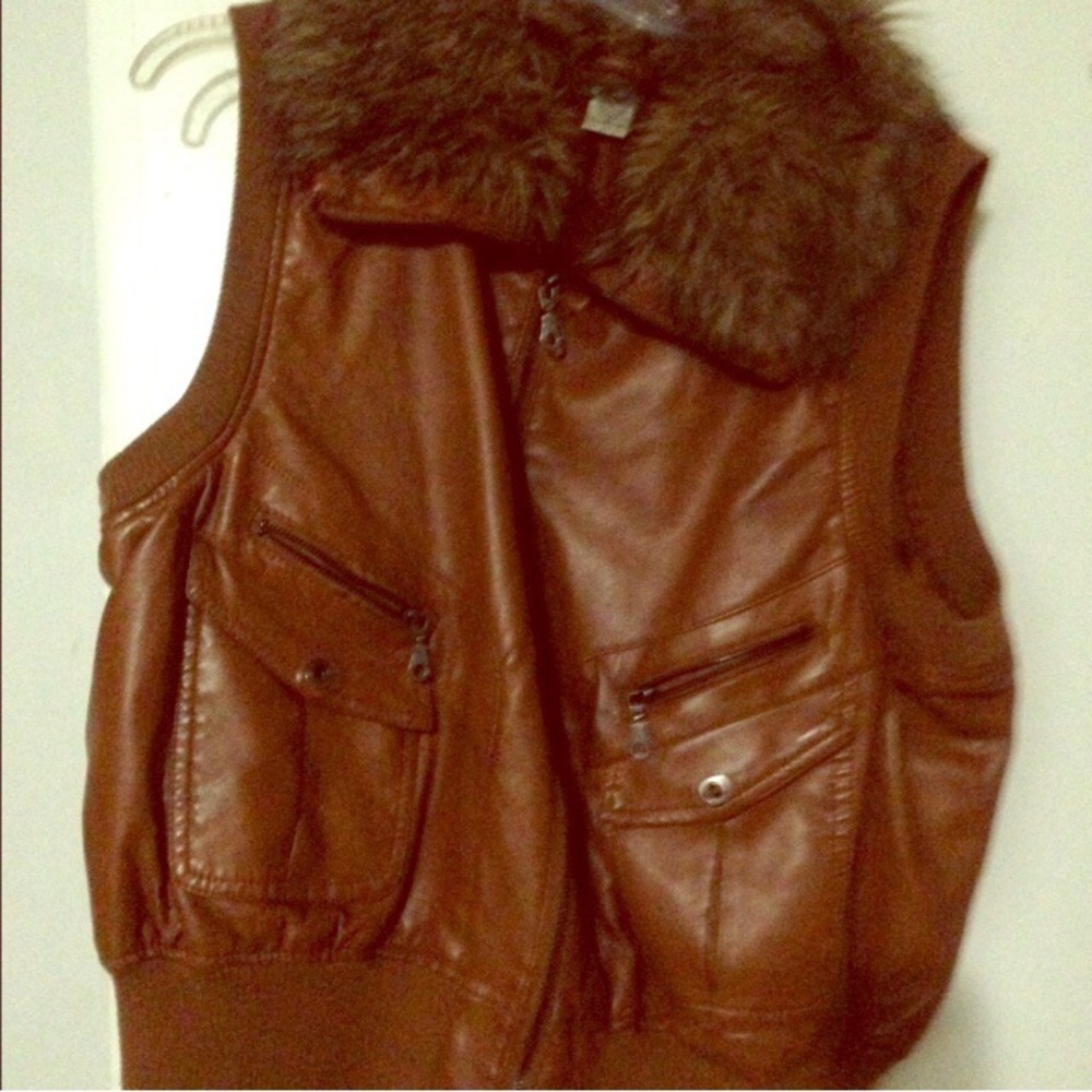 Reposh. Brown vest with faux fur trim